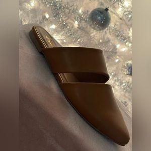 Camel color slit